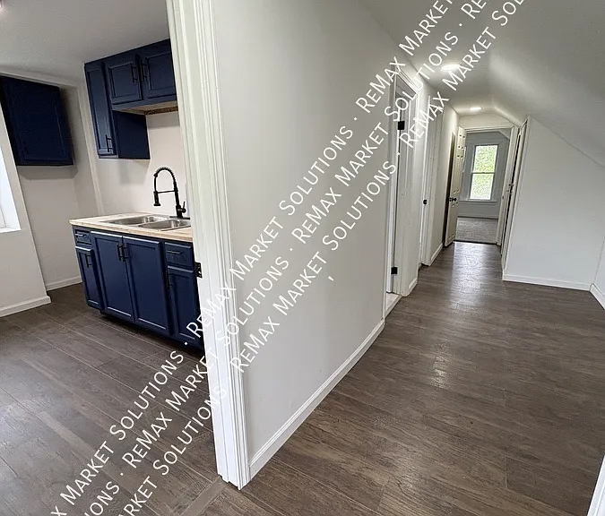 3366 E 130th St #3 — Photo 4