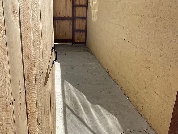2nd image of 15323 Vanowen St APT 27