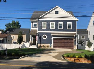 8008 Fort Hunt Rd, Alexandria, VA 22308