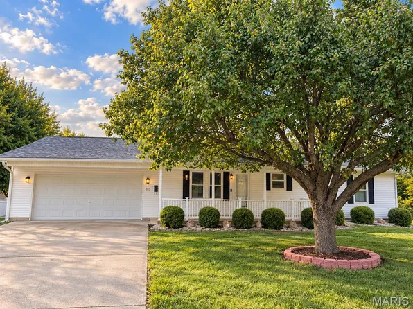 302 Roosevelt Ave, Warrenton, MO 63383