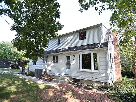3rd image of 1025 Oberlin Dr