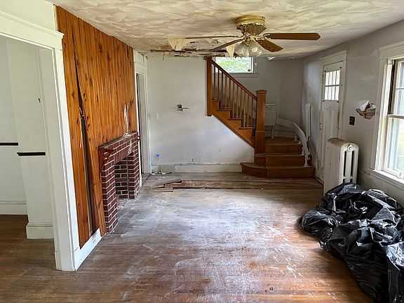 4th image of 28 Samoset Rd