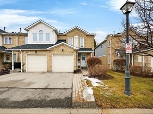 74 Heathcliffe Sq, Brampton, ON L6S5R4