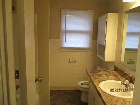 2nd image of 1926 E 50th St APT D