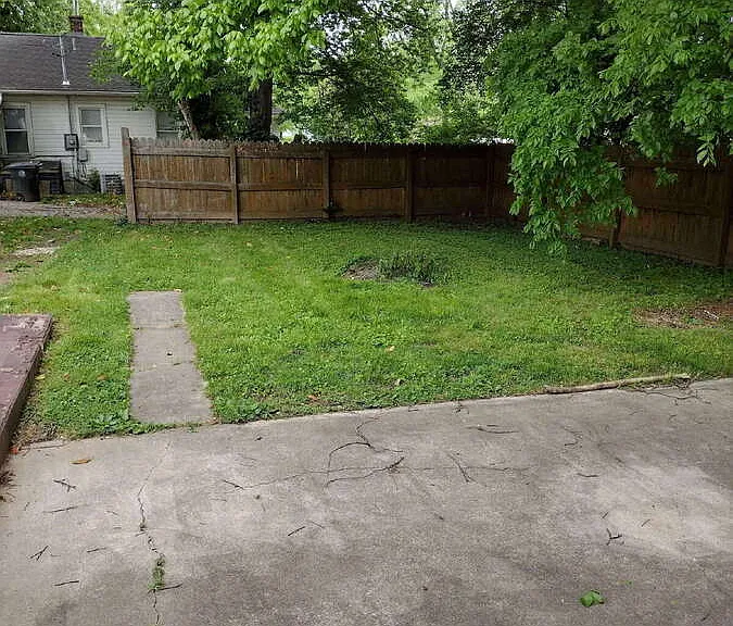 1202 Jefferson Ave — Photo 4