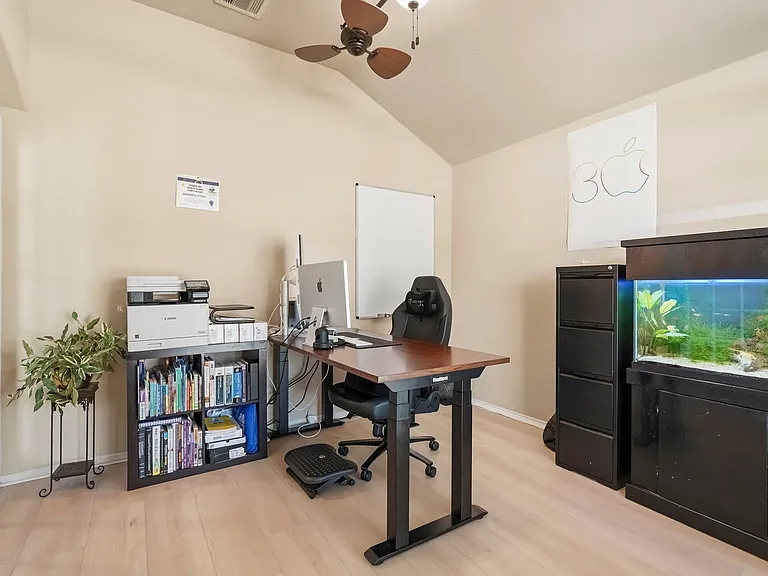8022 Atwood Hills Ln — Photo 5
