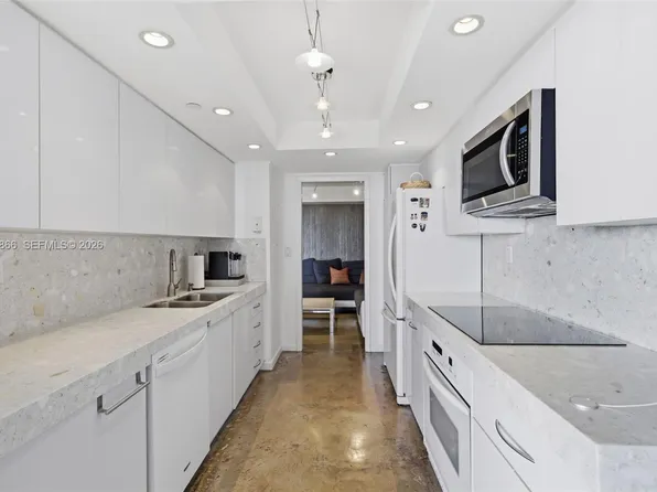 2000 Towerside Ter APT 1408, Miami, FL 33138