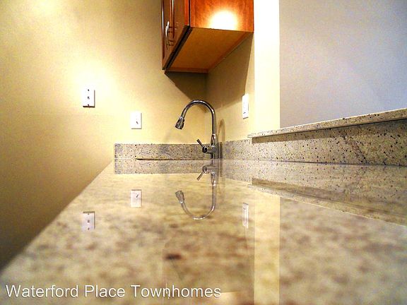 4th image of 1110 Town Centre Dr APT 03