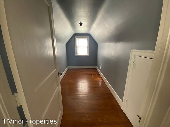 5th image of 744 Crescent Dr #2