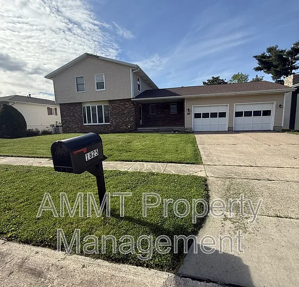1825 26th Ave — Photo 1