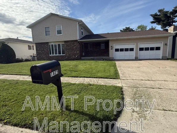 1825 26th Ave, Marion, IA 52302