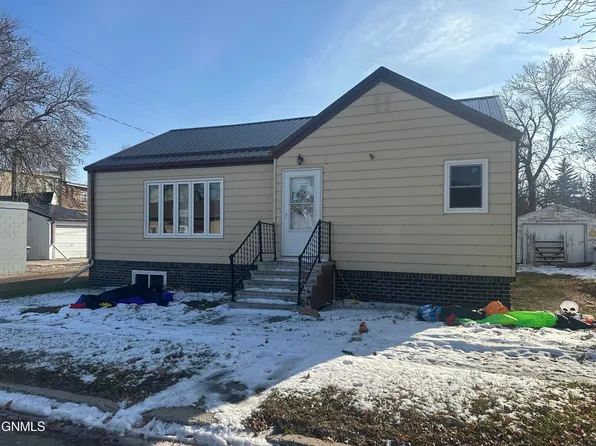209 5th Ave, Edgeley, ND 58433