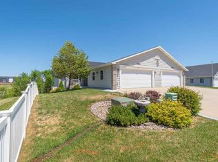 6506 Wellington Dr, Rapid City, SD 57702