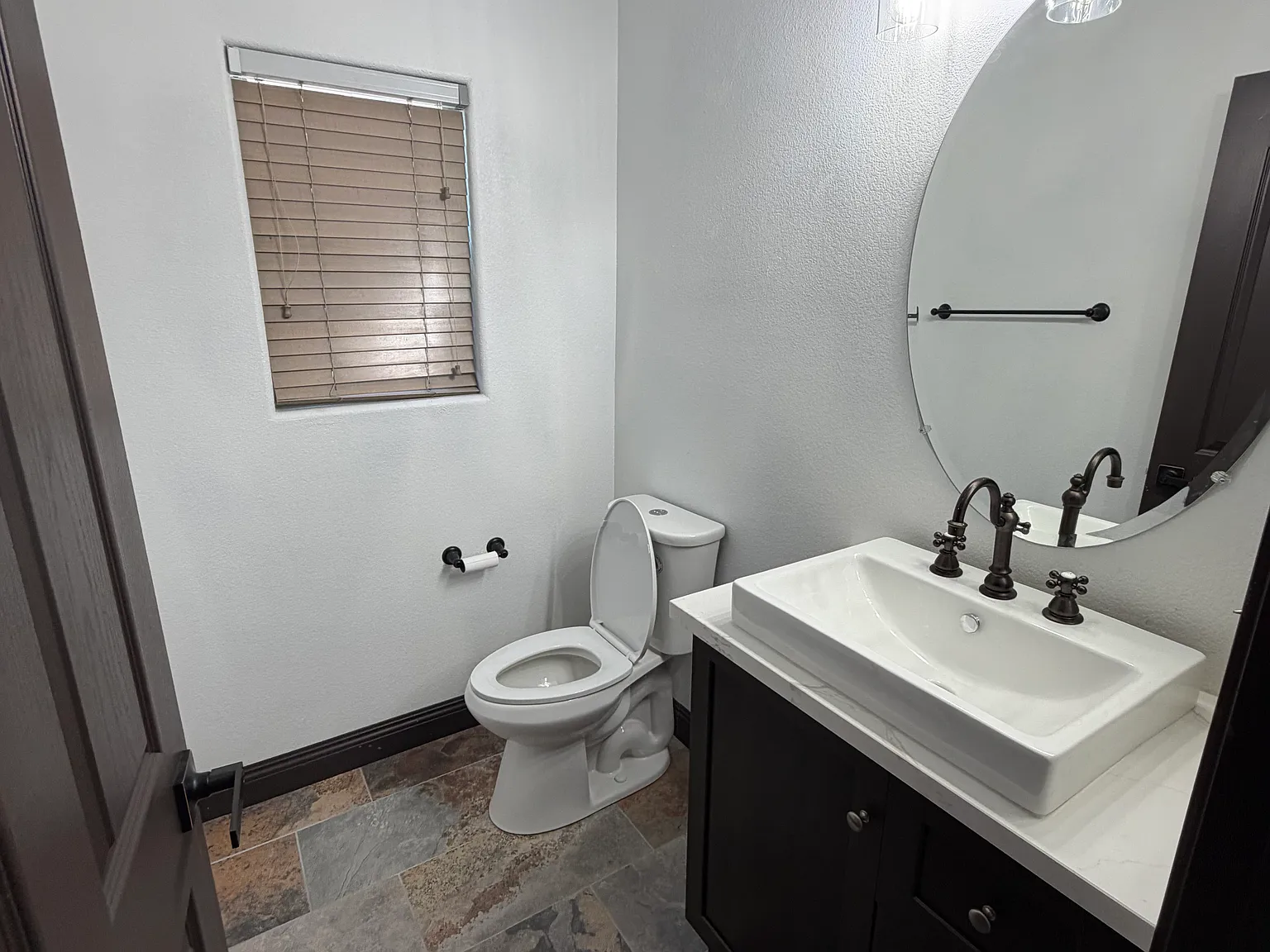 5 bed, 2769 sqft, $3,080 — Photo 4