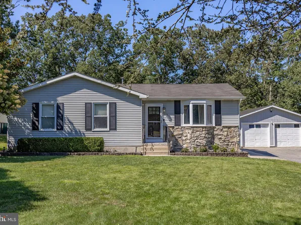 1378 Venus Dr, Vineland, NJ 08360