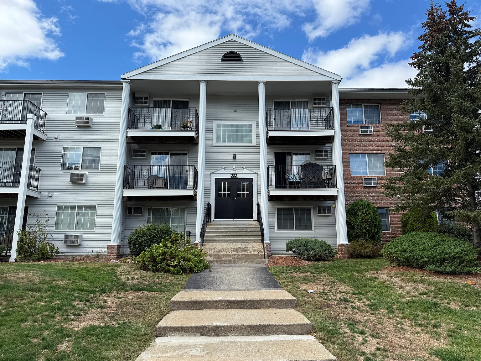 Park View Hills Condominiums — Photo 2