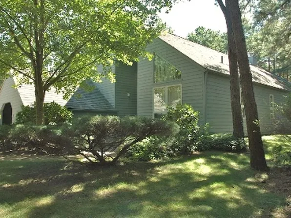 https://photos.zillowstatic.com/fp/94d0b8ff8790da9cdeacfe610247fcf0-p_e.webp