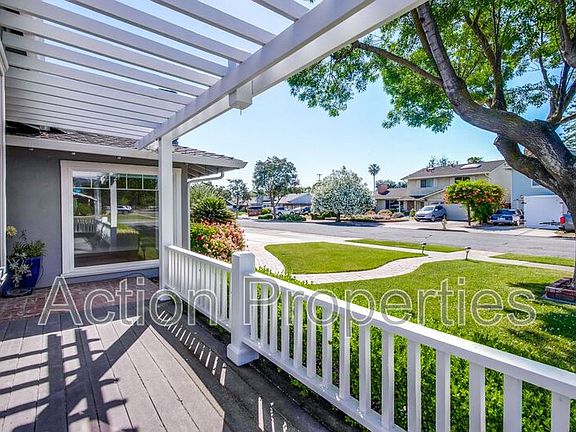 4th image of 1549 Alisal Ave