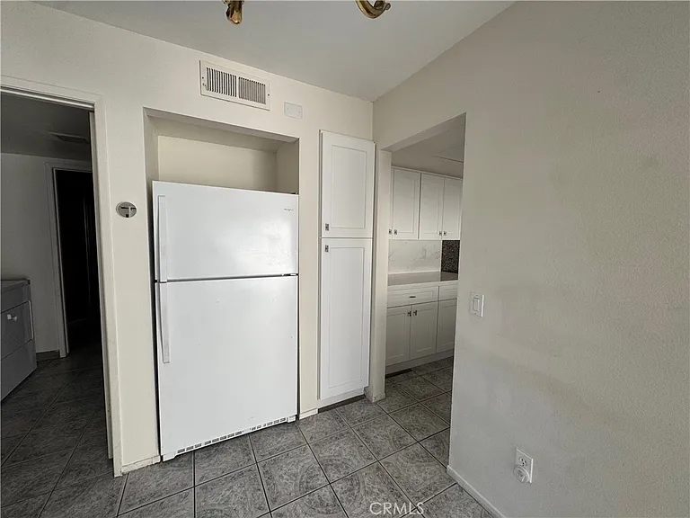 1693 S Heritage Cir — Photo 17
