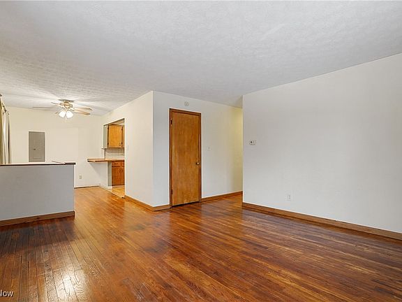 5th image of 1639 Beverly Dr