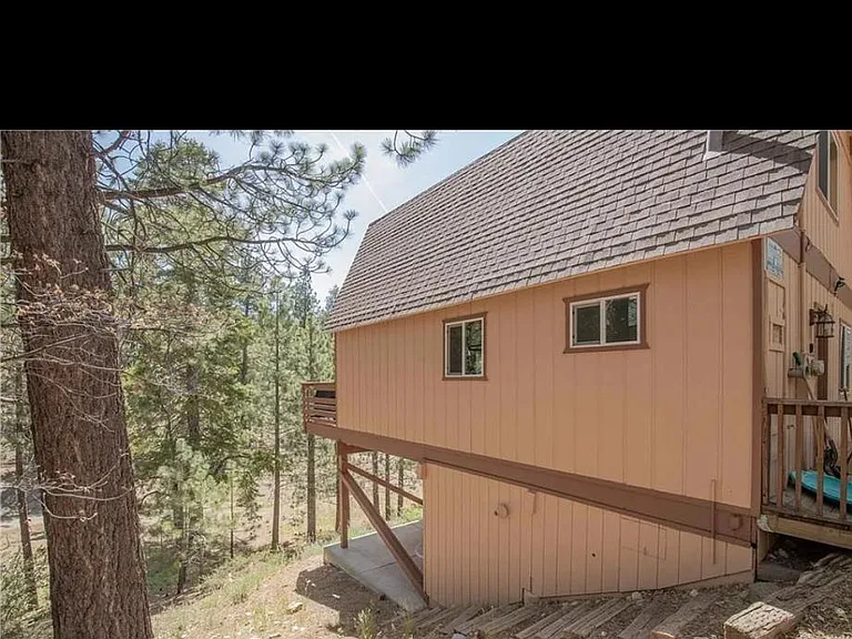 Mendocino Dr — Photo 25