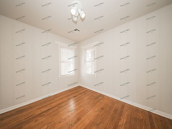 4th image of 1701 E Madison St