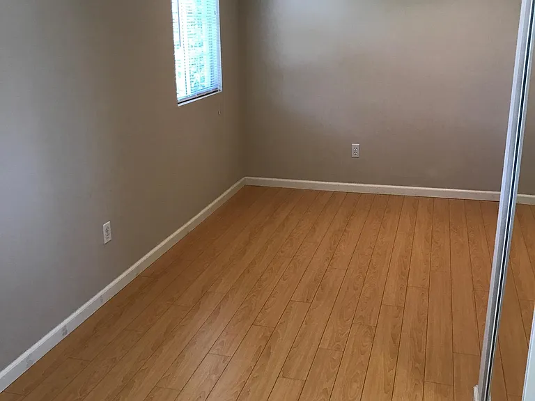 525 N Raymond Ave — Photo 5