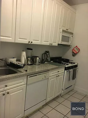 Rented by Bond New York | media 30