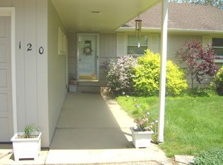 120 Janet Dr, Island Lake, IL 60042