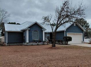 39 Paradise Lake Rd, Tifton, GA 31794