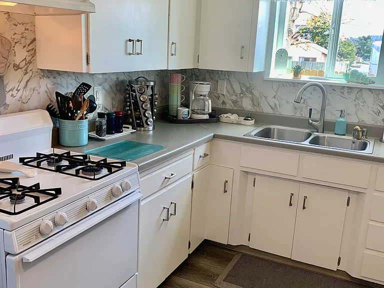 171 Perch St — Photo 12