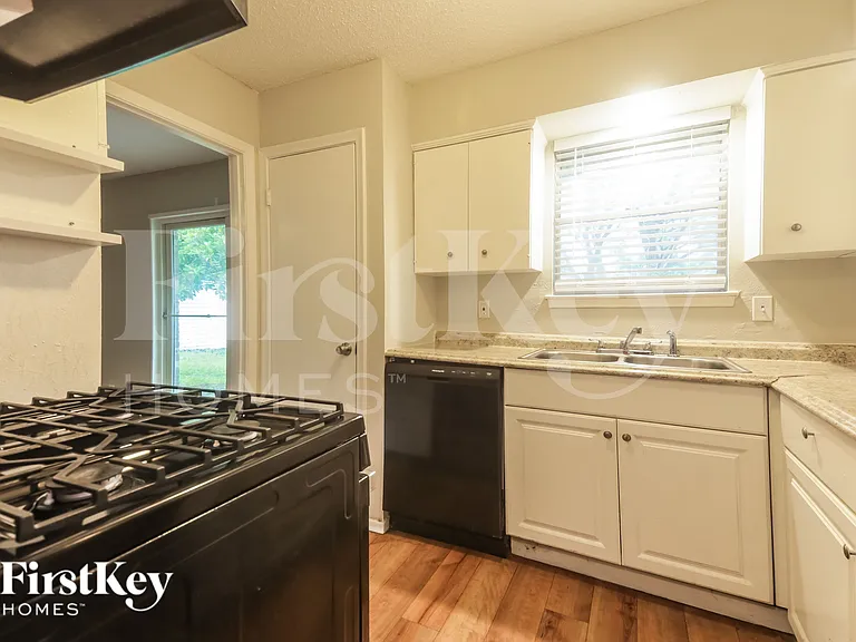 1109 Atlanta Dr — Photo 7