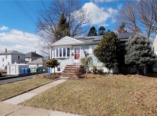 14 Meade St, Sewaren, NJ