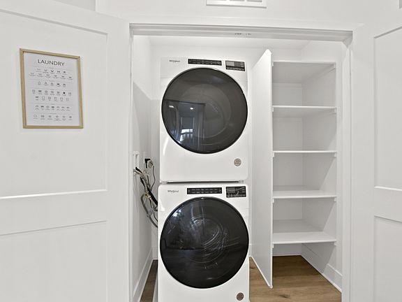 3rd image of 16349 Moonstone Cir