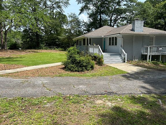 5th image of 410 Cary Dr