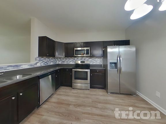 4th image of 1069 Joselynn Dr