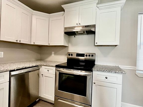 2nd image of 42 Stoneybrook Ln #3