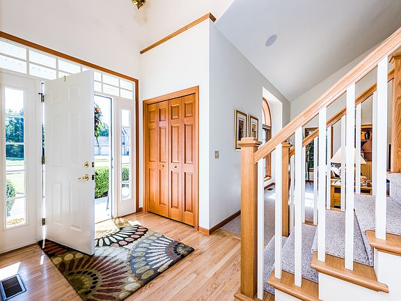 3rd image of 2207 Anderson Cir