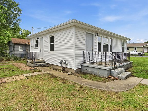 2nd image of 206 Comingo Avenue