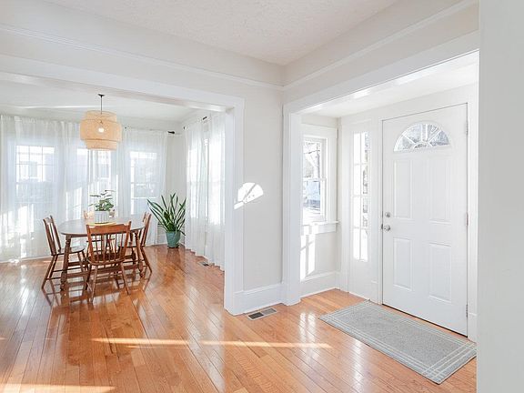 3rd image of 21 N Willow St