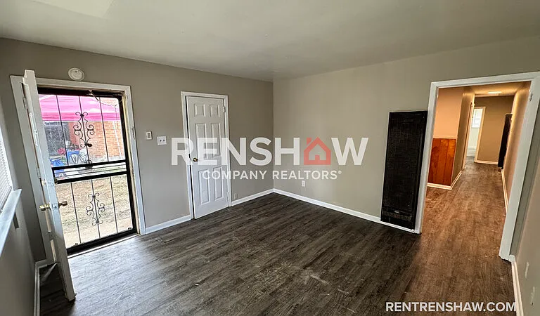1072 S Willett St — Photo 3