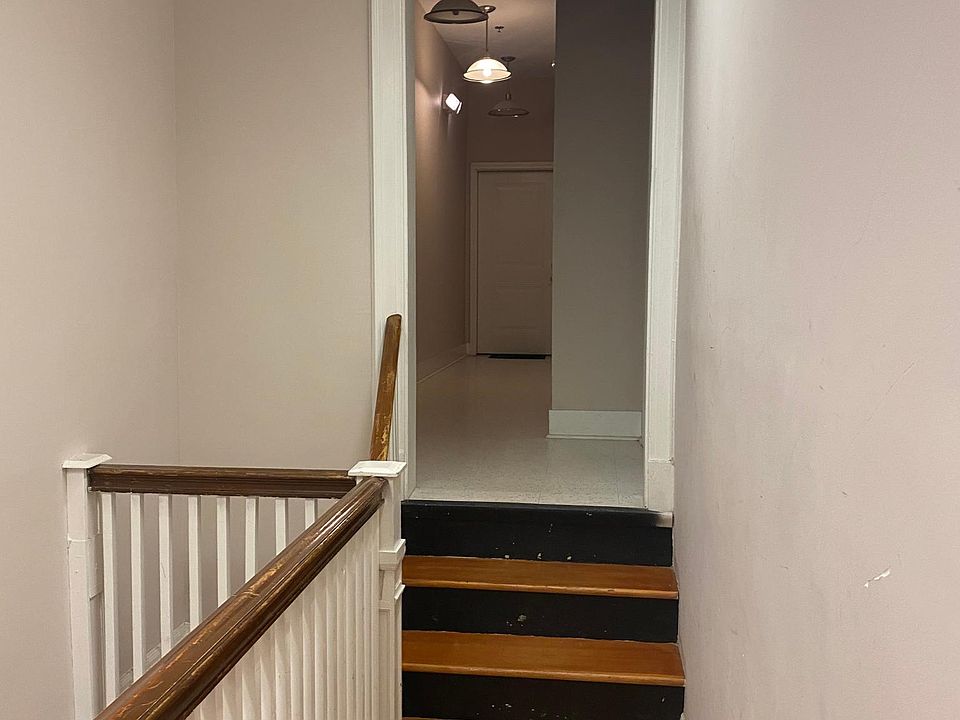 2nd image of 135 S Garnett St APT A