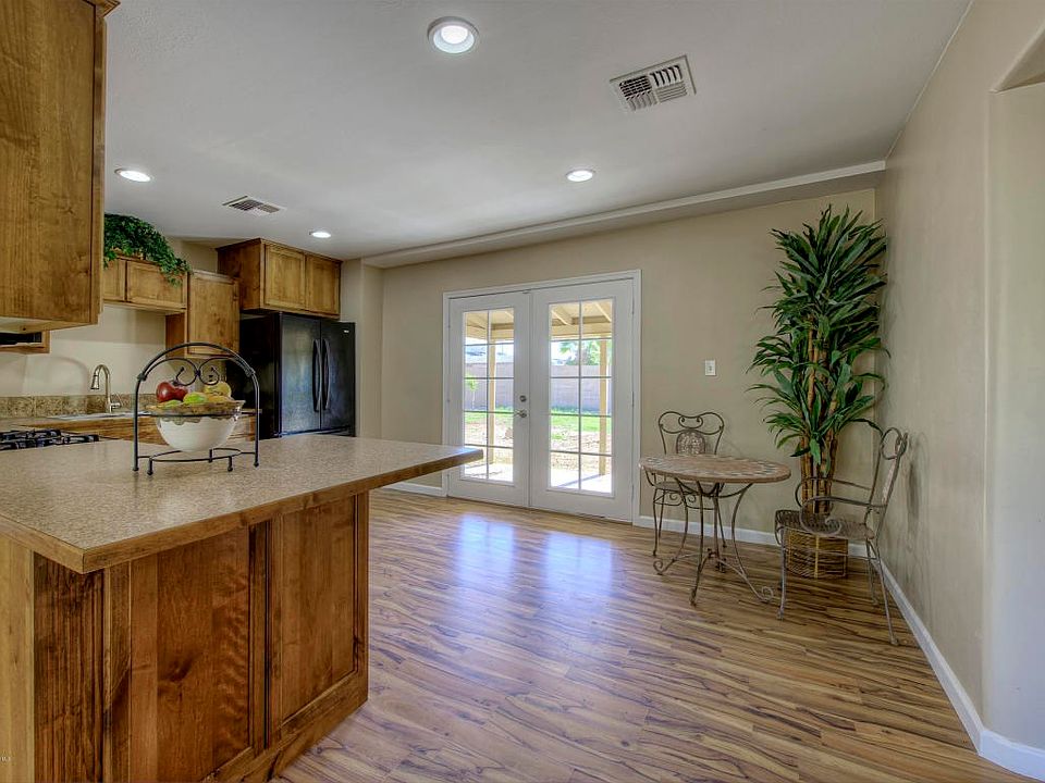 Breakfast Bar   Dining