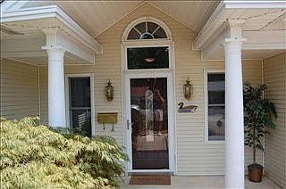 1st image of 424 Sproles Ave E