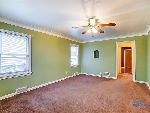3rd image of 3121 Algonquin Pkwy