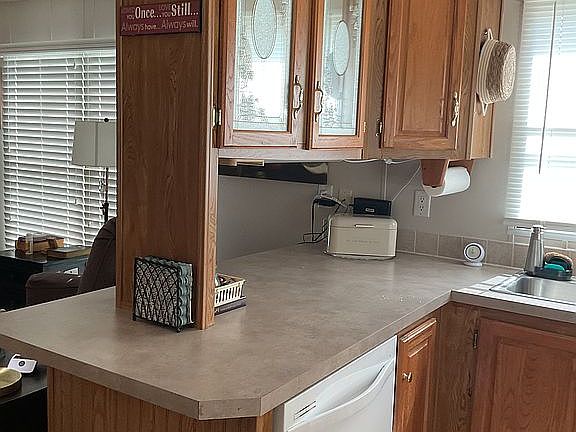 5th image of 206 Holiday Rambler Dr