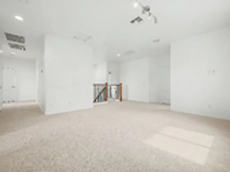 4947 E Odessa Dr — Photo 11