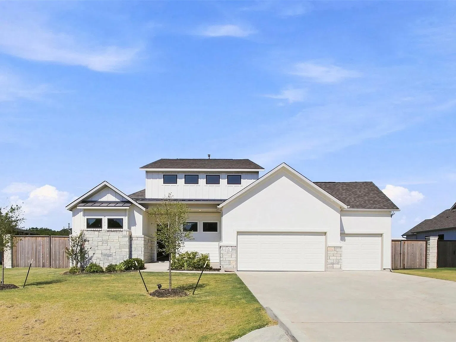 4 bed, 4.0 bath, 3595 sqft, $3,800 — Photo 2