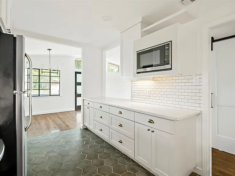1207 Ridgemont Dr — Photo 10