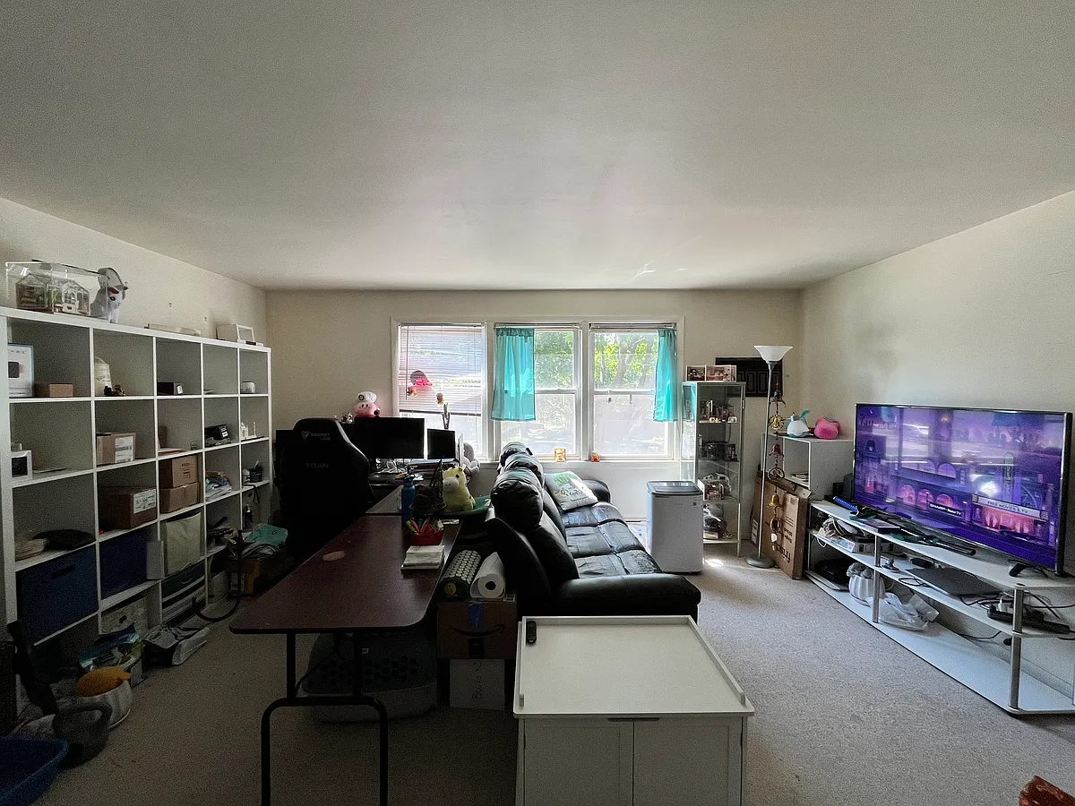 Building Photo - 8903 Lamon Ave #2B